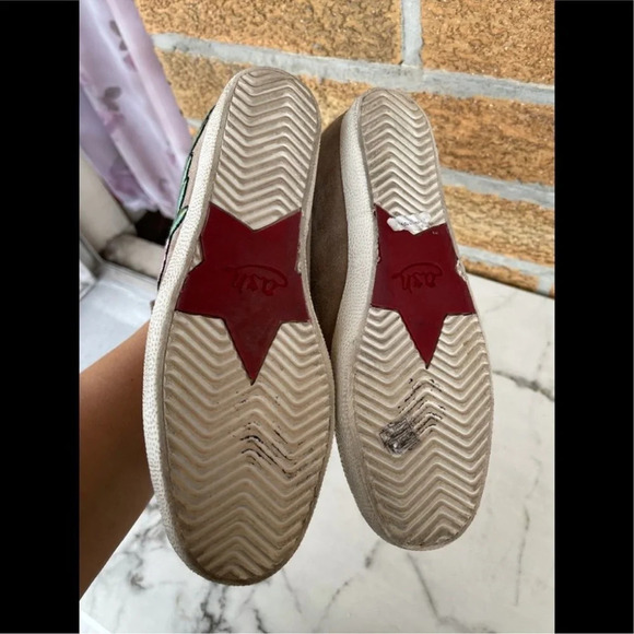 Ash Gull Embroidered Suede Low-Top
Sneaker 39/9 - Picture 3 of 11